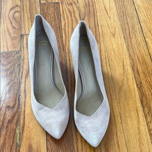 Johnston & Murphy Women's Gray Pumps